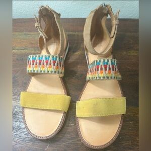 FRYE AND CO. Yellow and‎ Multicolor Sandals size 10M